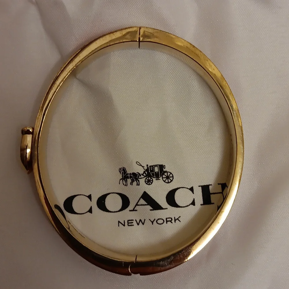 2-for-1 Coach pink & white bracelet - Picture 5 of 8